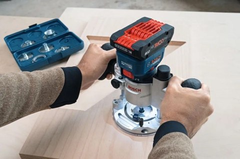 BOSCH Frezarka do KRAWĘDZI GKF 18V-8 0*AH