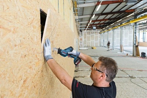 BOSCH Piła szablasta akumulatorowa GSA 18 V-LI C 0*AH