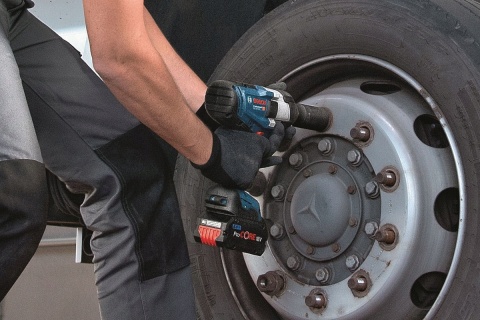Bosch GDS 18V-1000 Biturbo Klucz udarowy 18V 1000Nm 2×4.0 Ah *