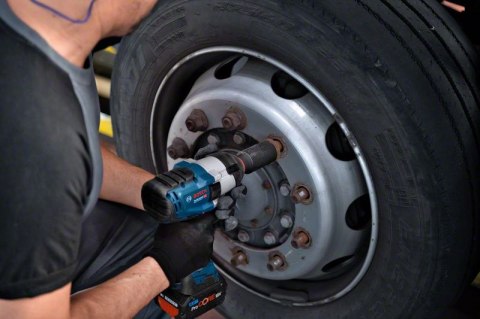 BOSCH Klucz udarowy Akumulatorowy 3/4'' GDS 18V-1050H 2*8.0AH