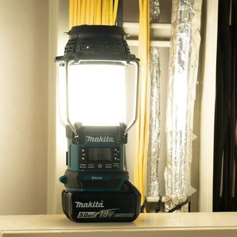 MAKITA Odbiornik Radio wy Z LAMPĄ I LATARKĄ 18V AM/FM/DAB BLUETOOTH