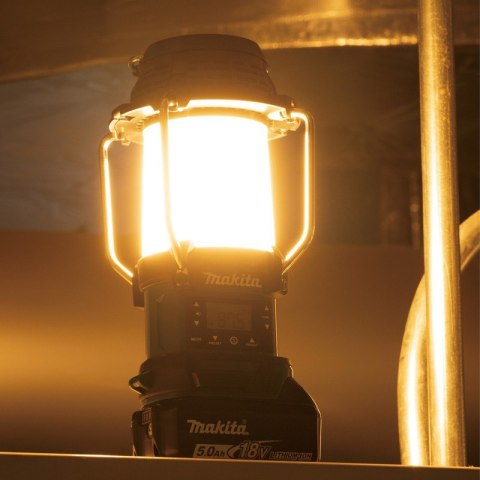 MAKITA Odbiornik Radio wy Z LATARKĄ 18V AM/FM