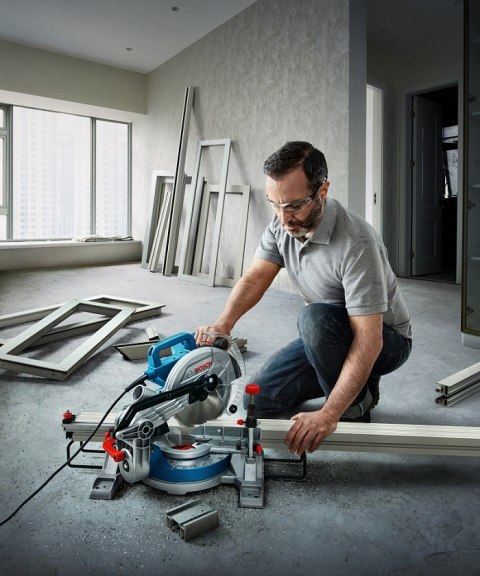 BOSCH ukośnica 1300W GCM 216 WSKAŹNIK laserowy