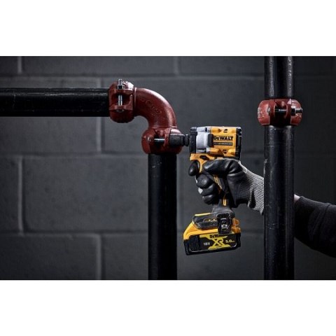 DEWALT Akumulatorowy Klucz udarowy 1/2' XR 18V 0*AH 610 NM
