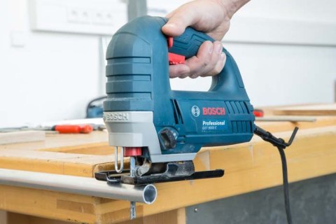 BOSCH Wyrzynarka GST 8000 E 710W