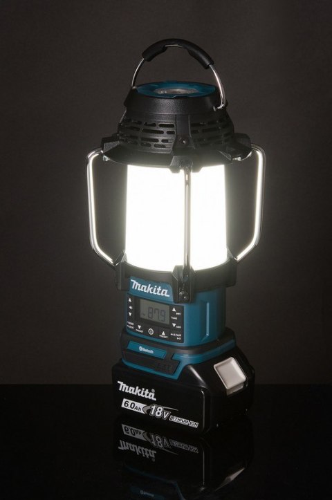 MAKITA Odbiornik Radio wy Z LAMPĄ I LATARKĄ 18V FM BLUETOOTH USB