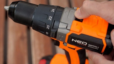 NEO Wiertarko-Wkrętarka bezszczotkowa Z UDAREM 100NM ENERGY+,0AH