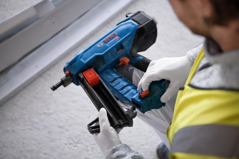 BOSCH Gwoździarka akumulatorowa GNB 18V-38 0*AH L-BOXX