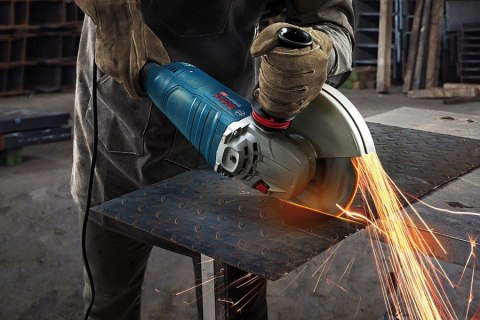 BOSCH Szlifierka kątowa 230MM GWS 24-230 P 2400W