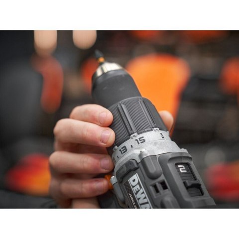 DEWALT Wiertatko-Wkrętarka akumulatorowa udarowa 18V XR 2*5.0AH.