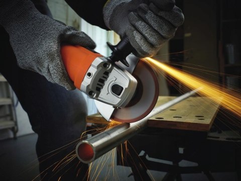 BLACK+DECKER Szlifierka kątowa 115 /750W BEG110